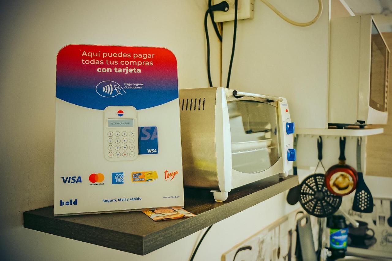 Hostel Metro Floresta Alojamiento Medellín Exteriör bild