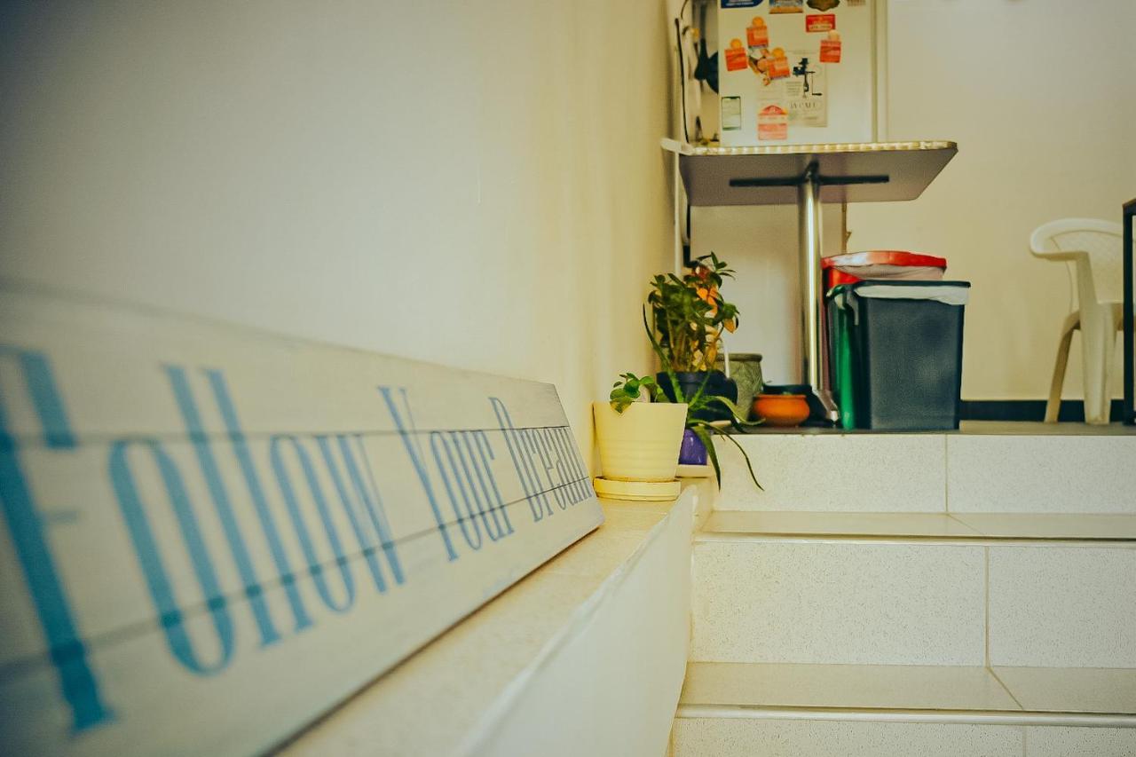 Hostel Metro Floresta Alojamiento Medellín Exteriör bild