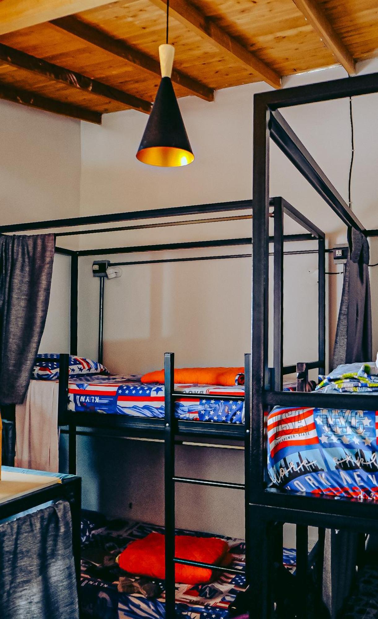 Hostel Metro Floresta Alojamiento Medellín Exteriör bild