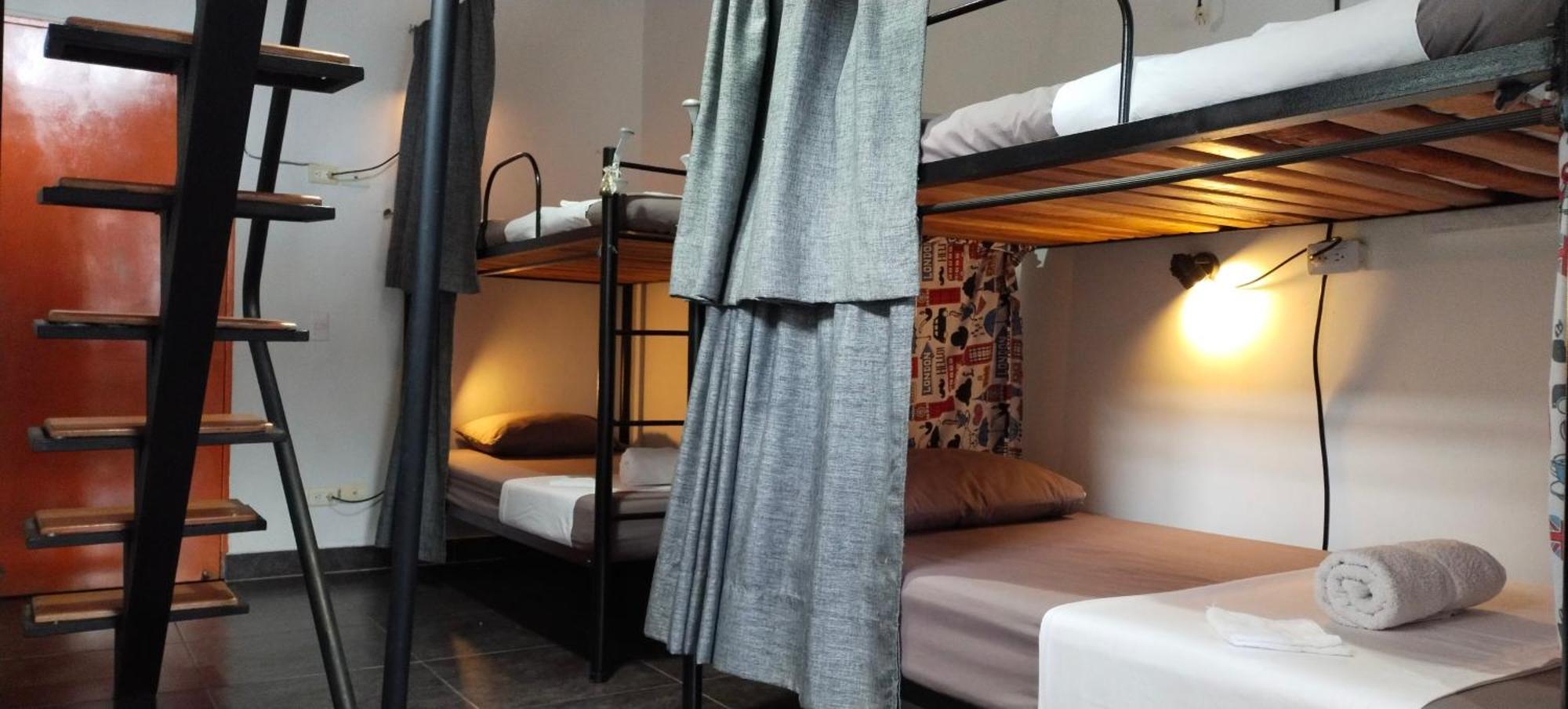 Hostel Metro Floresta Alojamiento Medellín Exteriör bild