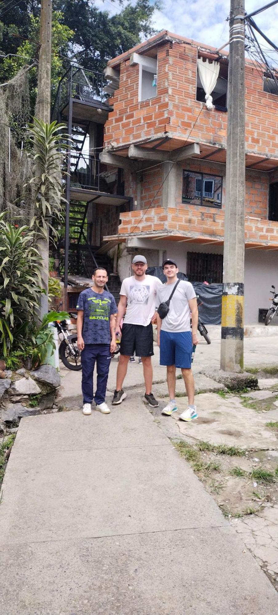 Hostel Metro Floresta Alojamiento Medellín Exteriör bild