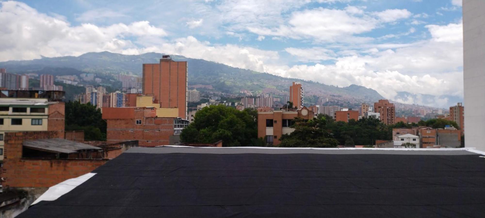 Hostel Metro Floresta Alojamiento Medellín Exteriör bild