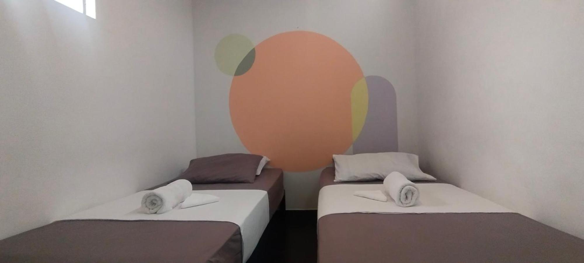 Hostel Metro Floresta Alojamiento Medellín Exteriör bild
